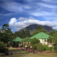 巴尼山旅馆，位于巴尼维尔的酒店