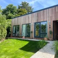 The Olive Tree - Peaceful and tranquil gem in Box，位于博克斯的酒店