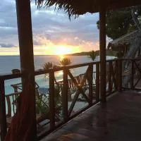 Nini's Beach Bungalows，位于比拉的酒店