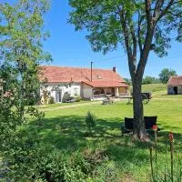 chambres d'hôtes Domaine les Grands Pérons，位于Hérisson的酒店