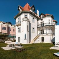 Oceanfront Luxury Villa in Estoril with Pool，位于埃斯托利尔的酒店