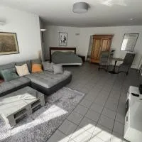 Apartment Akazie，位于Weinsheim的酒店