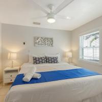 Cute & Cozy, walk to beach, restaurants and more!，位于萨拉索塔的酒店
