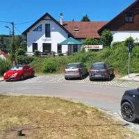艾吉达宾馆，位于Řež的酒店