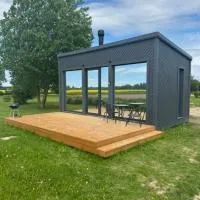 EstBerg Tartu Glasshouse with Sauna，位于塔尔图的酒店