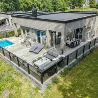 Nybyggt hus med privat pool, 3 sovrum och 2 badrum på Öland，位于博里霍尔姆的酒店