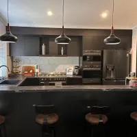 Among The Trees Guest Suite，位于Kooralbyn的酒店