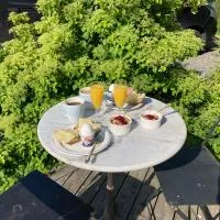 Smedjan Bed and Breakfast，位于Varberg的酒店