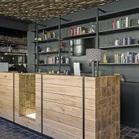 西托特尔中心酒店，位于拉瓦勒的酒店