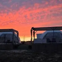 Domes at the Beach，位于Maroni的酒店