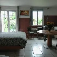 Logement entier jardin clos parc chien A1 A29 5 mn,位于Herleville的酒店