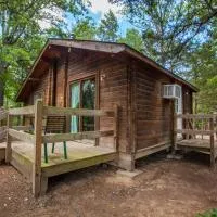 特克索马湖露营地度假村小屋4号假日公园,位于Willow Spring的酒店