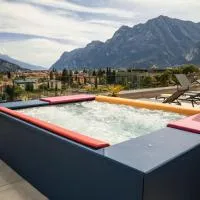 HOODY ACTIVE & HAPPINESS HOTEL，位于阿科的酒店