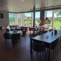 Idas Hotell på Sotenäs Golfklubb，位于亨尼博斯特兰德的酒店
