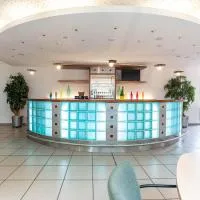 B&B HOTEL Lully 3 Lakes，位于滨湖埃斯塔瓦耶的酒店
