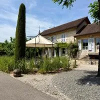 Maison de charme au cœur du vignoble du Jura - Calme & Nature，位于Mathenay的酒店