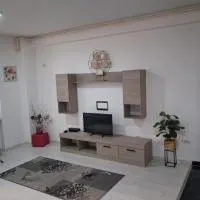 Modern 1-Bedroom Apartment with AC, Free Parking & Self Check-in Bucharest-Militari，位于Dudu的酒店