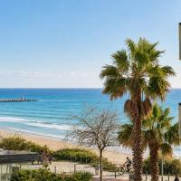 Prime Beachfront Location- Sea View, Large Balcony & Private Garage，位于波尔蒂芒的酒店