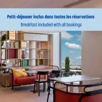 Hampton By Hilton Lyon Airport，位于科隆别索尼约的酒店