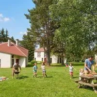 Les Gîtes du Bois de Chelles,位于La Chapelle-Geneste的酒店