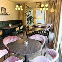 Hotel Amadeus Halmstad，位于哈尔姆斯塔德的酒店