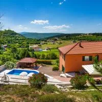 Apartment Ana with private pool，位于Otok的酒店