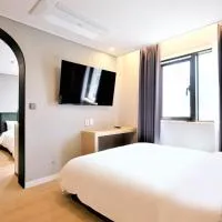 De Lamour Hotel，位于统营市的酒店
