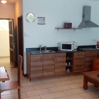 Bamburi Beach Studio Apartment B41，位于班布里Bamburi Beach的酒店