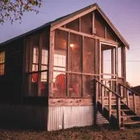 Lakeview Cedar Cabin - 7,位于Mead的酒店