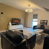 Bes Appart Premium - 90 m2, clim, terrasse, parking, Netflix，位于维特内姆的酒店