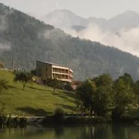 Hotel Tulie，位于莫斯特纳索契的酒店