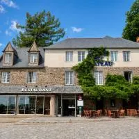 Logis Hôtel Du Château - Combourg, Proche Saint-Malo，位于孔堡的酒店