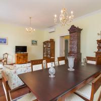 Luxury Seafront Apartment Banje，位于杜布罗夫尼克的酒店