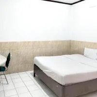 Sartika Hotel Mitra RedDoorz Pati，位于Pati的酒店