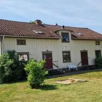 Sjötorps Säteris Bed & Breakfast Flygeln,位于Larv的酒店