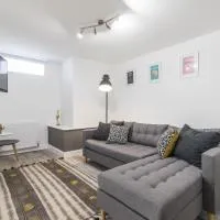 Charming Two Bed - Two Bath Apt (25KM)，位于海丁利的酒店