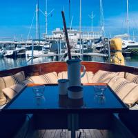 Marina Sopot experience - stay on a classic sailing yacht，位于索波特的酒店