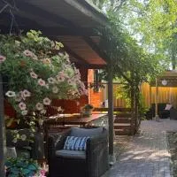 Casa Rosa - Sfeervolle cottage met jacuzzi,位于Erm的酒店