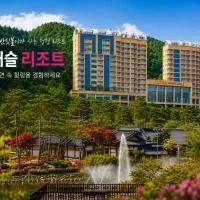 High Castle Resort，位于旌善的酒店
