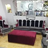 TJ酒店，位于埃杰阿巴德的酒店