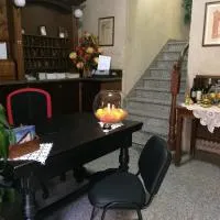 阿尔伯格斯特拉酒店，位于托莱的酒店