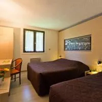 Logis Albhotel Grill,位于阿尔巴的酒店