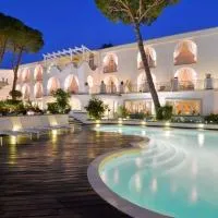 La Pineta Hotel Beach & Spa,位于阿西亚罗利的酒店