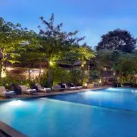 Desa Alamanis Resort Villa，位于井里汶的酒店