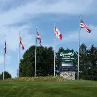 Byrncliff Golf Resort，位于Varysburg的酒店