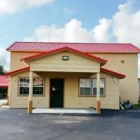 Budget Inn，位于Hallettsville的酒店