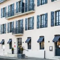 Logis Hôtel du Morvan - Restaurant la Table de Jérôme，位于吕齐的酒店