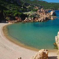 Holiday home Isola Rossa，位于罗萨岛的酒店