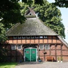 Bauernhaus-am-Fluss