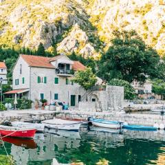 Apartment Lukiduki at the beach - Kotor